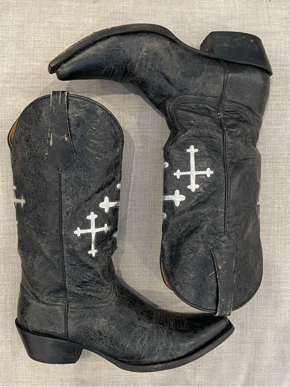 Johnny Ringo Black Crackle Leather Heeled Boots with Silver Crosses W 10 GUC
